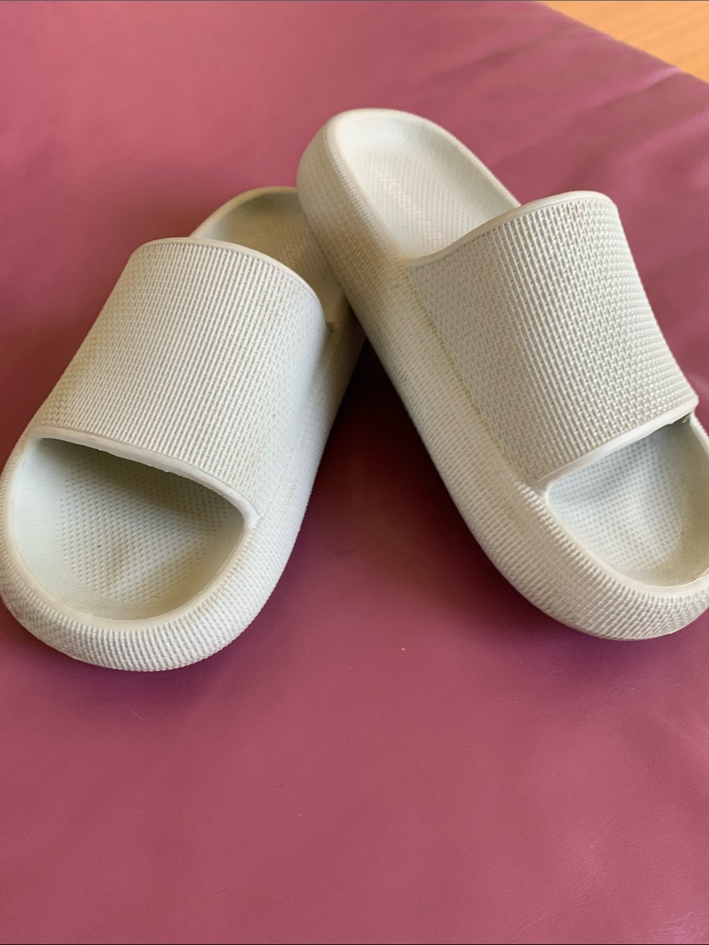 Women’s Slide Slippers in Light Sage Green - Casual Comfort